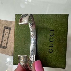 Gucci blind for love bracelet